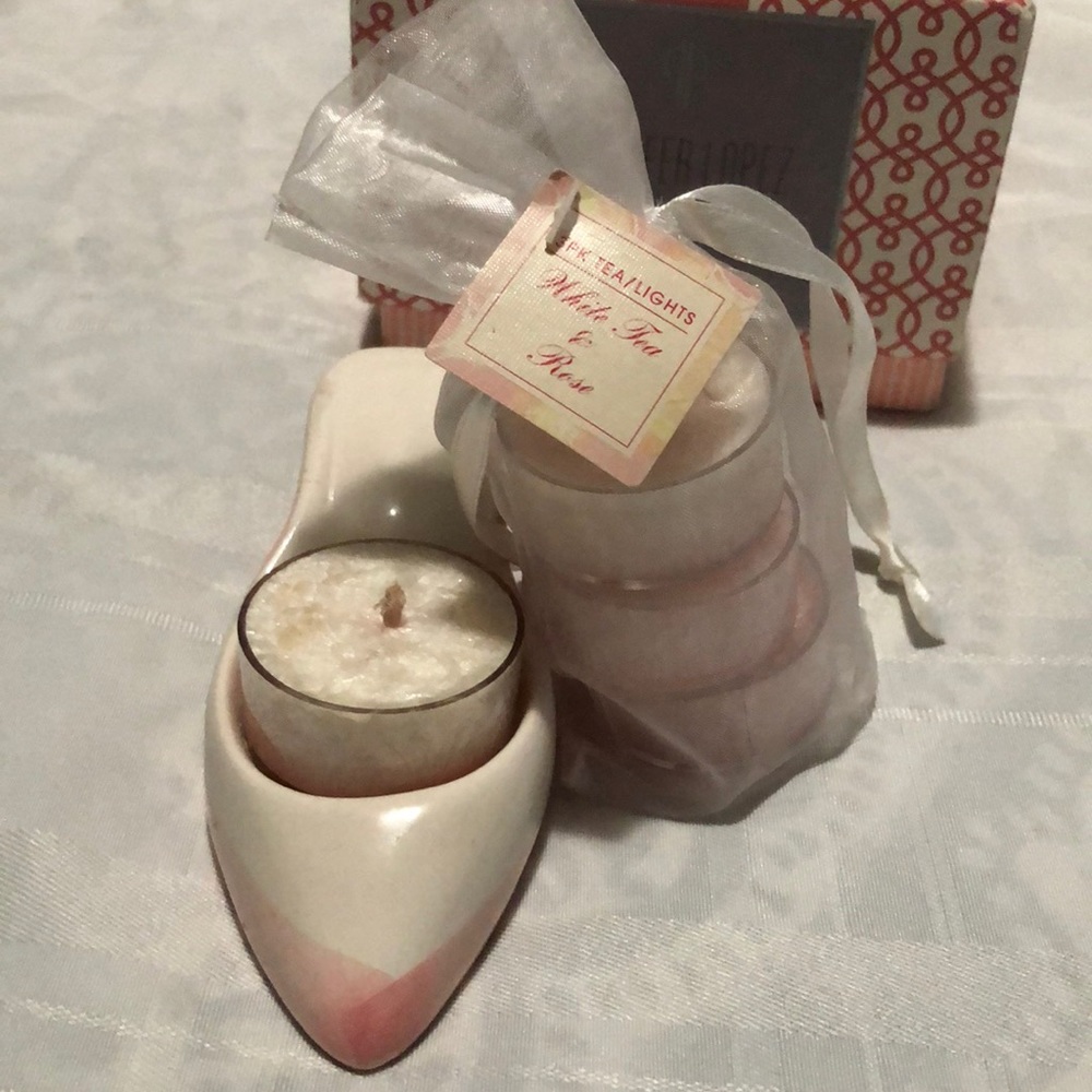 Jennifer Lopez Coral Berry Fraganced candles and holder w/box